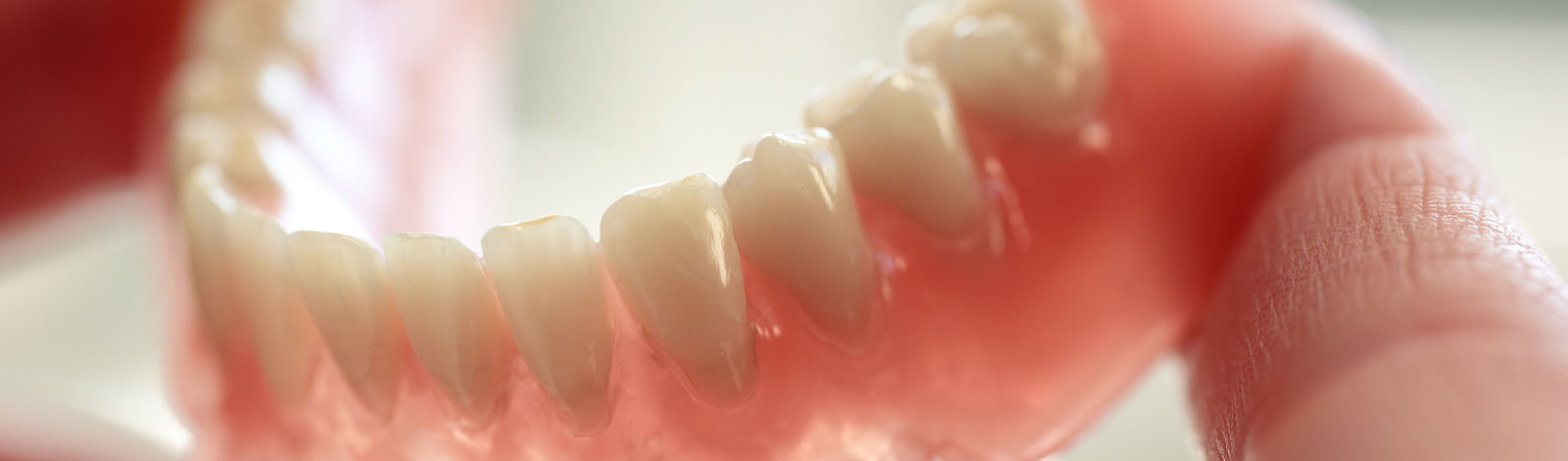 Prothèses dentaires partielles et complètes amovibles